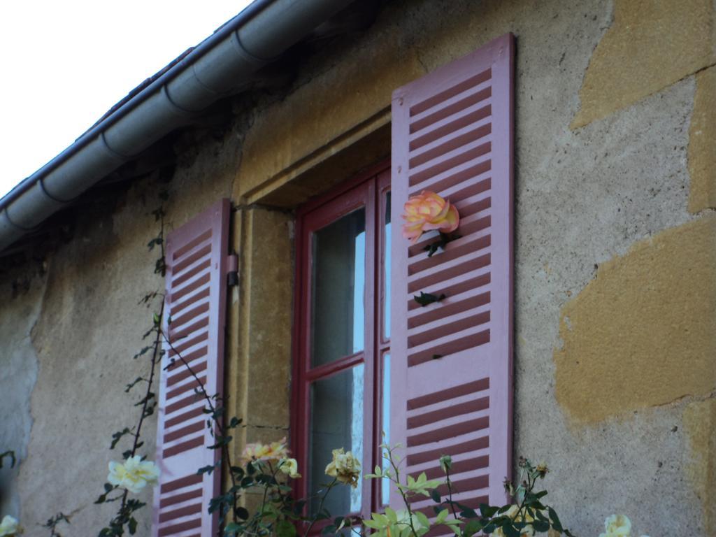 Chambres D'Hotes La Vie En Roses Iguerande Eksteriør billede